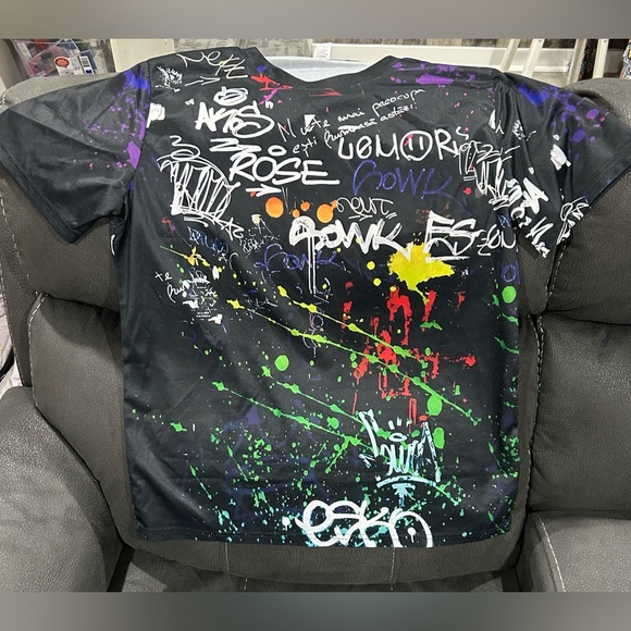 Men’s artistic graffiti & paint splatter shirt - size medium! - Picture 1 of 4
